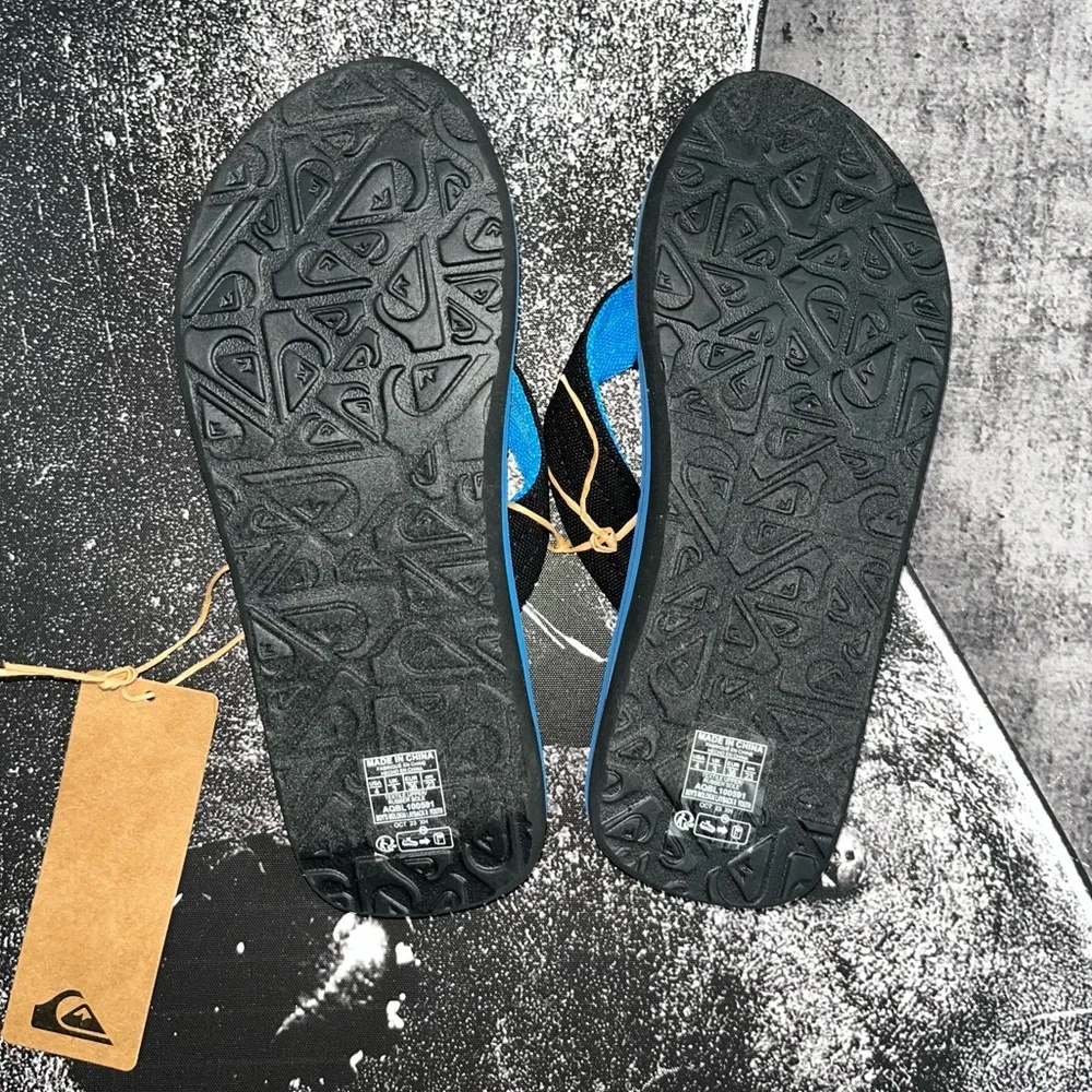 NWT Quiksilver Flip Flops